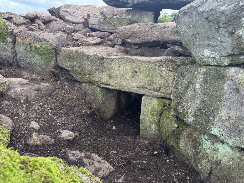 Bortigali, scoperta una Tomba dei Giganti nell’area archeologica di Carrarzu Iddia