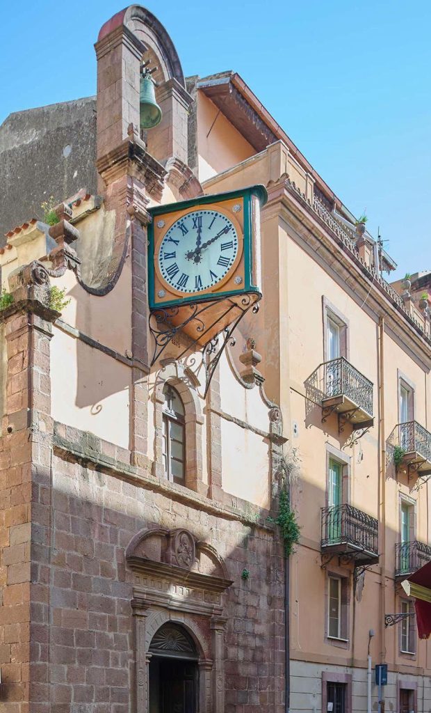 L’orologio civico di Bosa torna a scandire il tempo